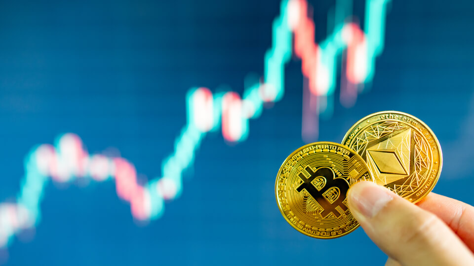 Bitcoin consolidates ready for push higher