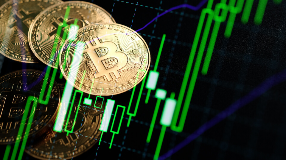 Bitcoin fake news causes God candle before crashing back to earth