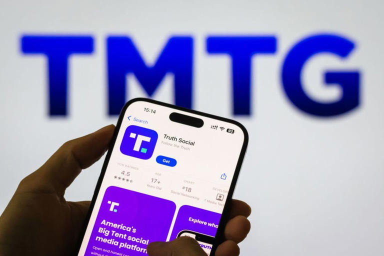 Best Crypto to Buy Now As Trump Media Eyes Another Major Digital Asset Investment